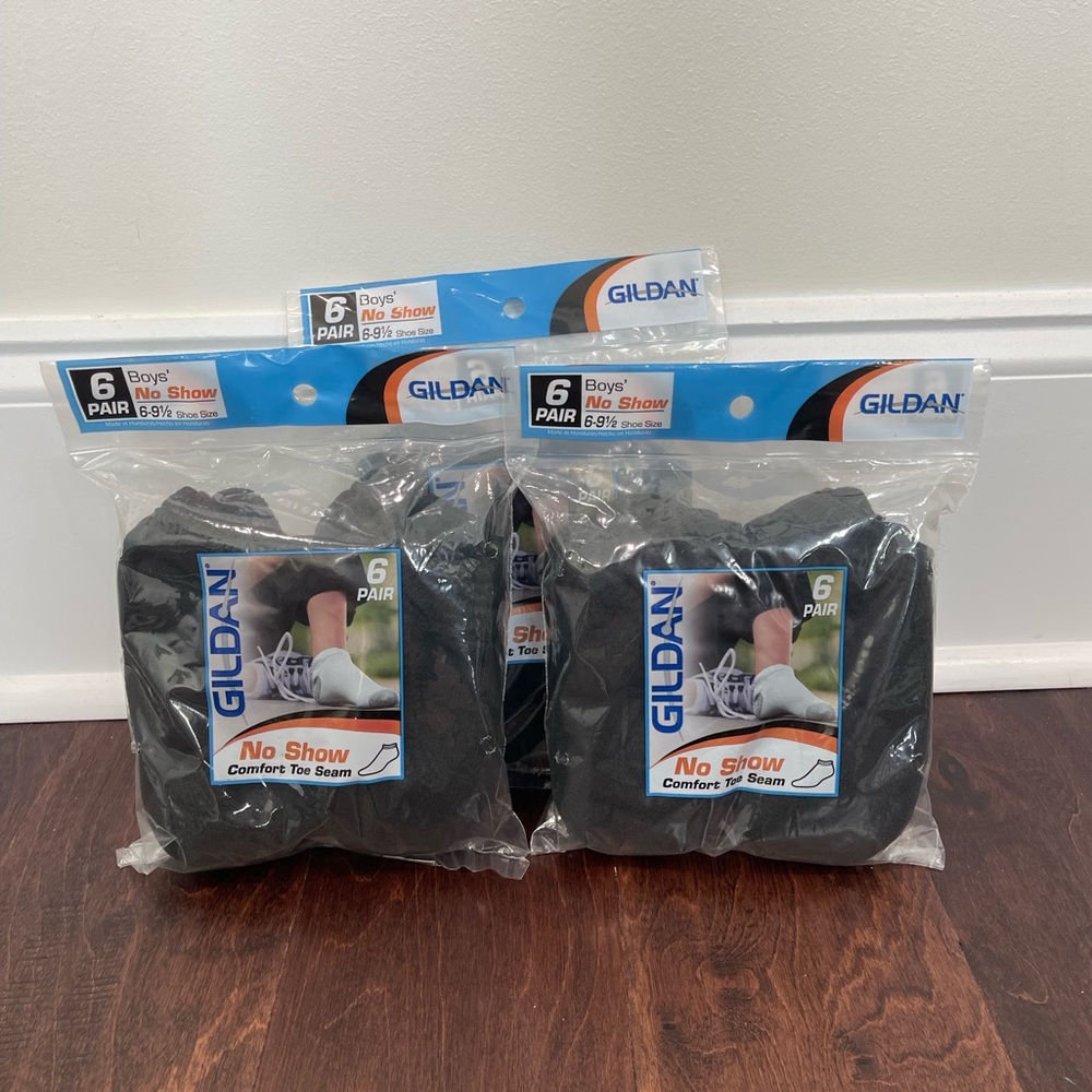 NEW 18 pairs Gildan No-Show Black Socks for boys, size 6-9.5